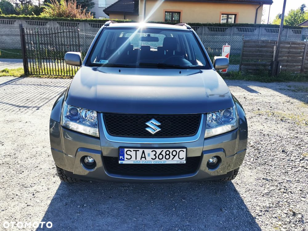 Suzuki Grand Vitara 2.0 Comfort + - 4