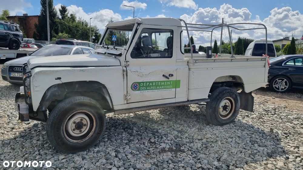 Land Rover Defender - 10