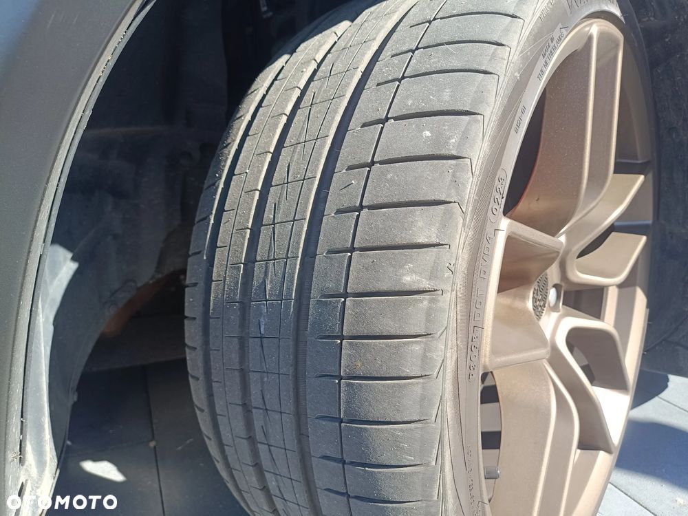 Dodge Challenger - 16