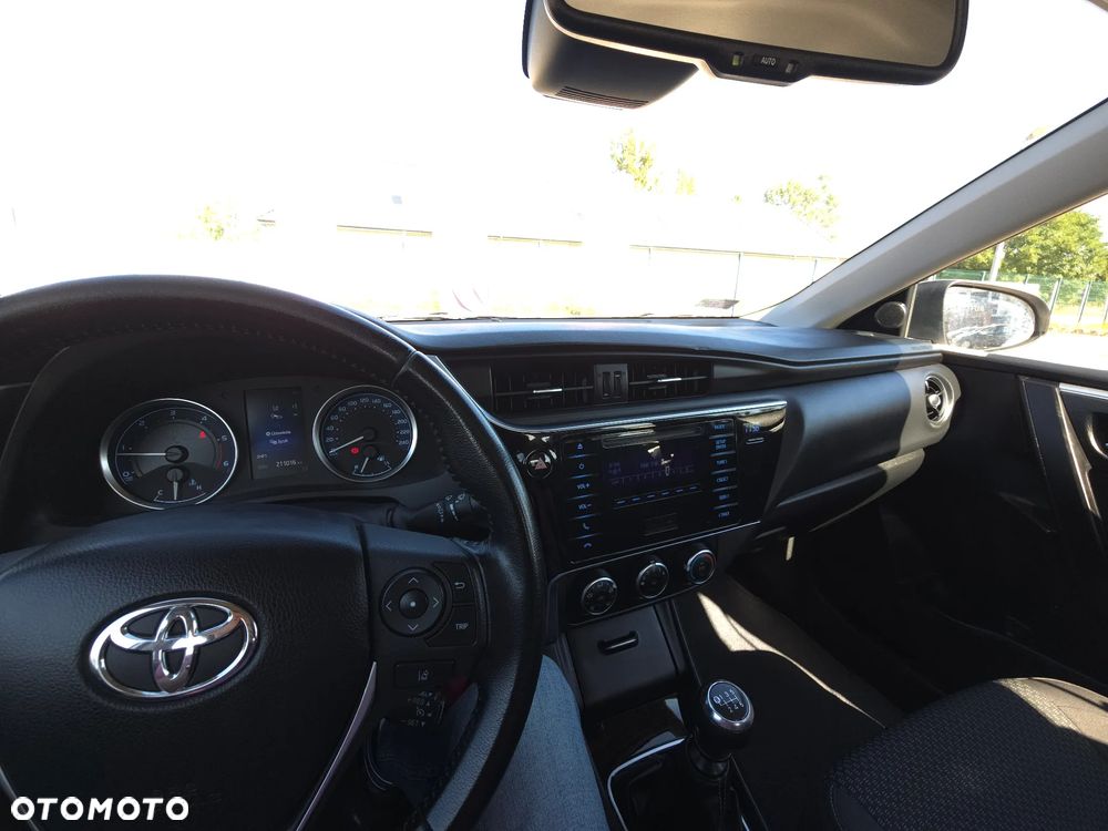 Toyota Corolla 1.4 D-4D Premium - 31