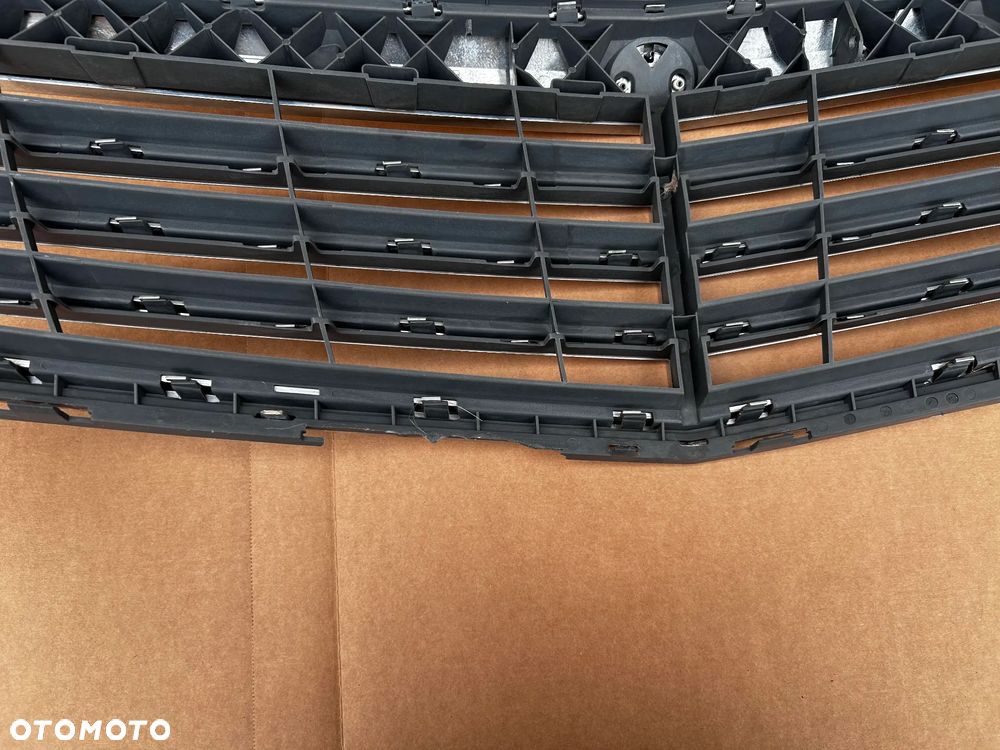 ATRAPA GRILL KRATKA ZDERZAKA C-KLASA W204 A2048801283 - 5