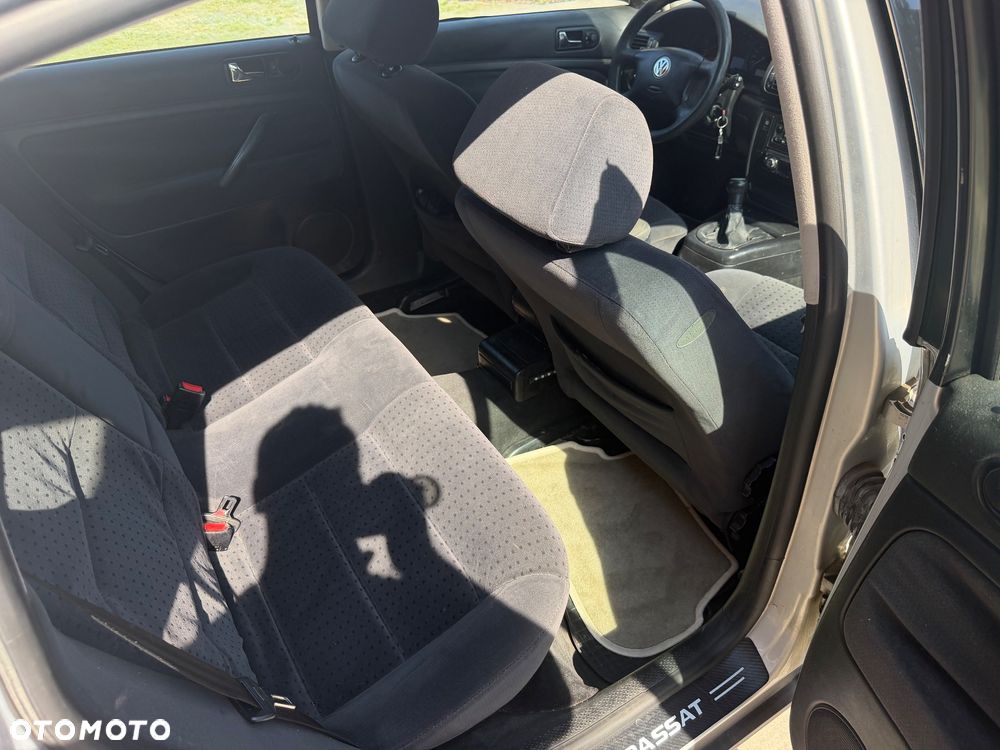 Volkswagen Passat 1.9 TDI CL - 12