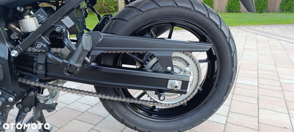 Suzuki V-STROM - 33