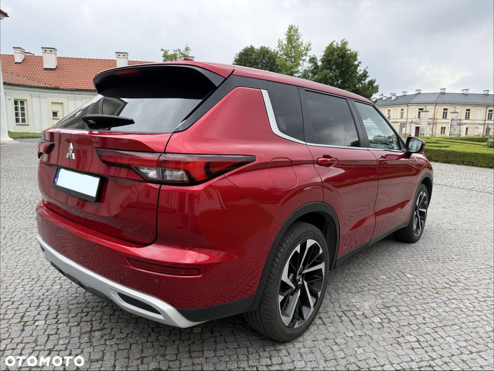 Mitsubishi Outlander - 4