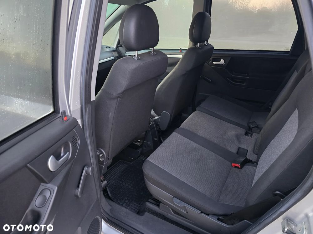 Opel Meriva 1.6 16V Essentia - 12