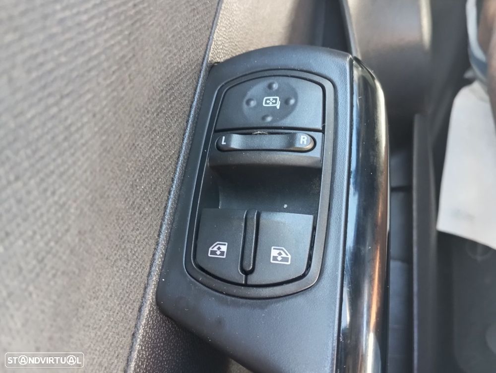 Opel Corsa 1.2 Connect Easytronic - 11