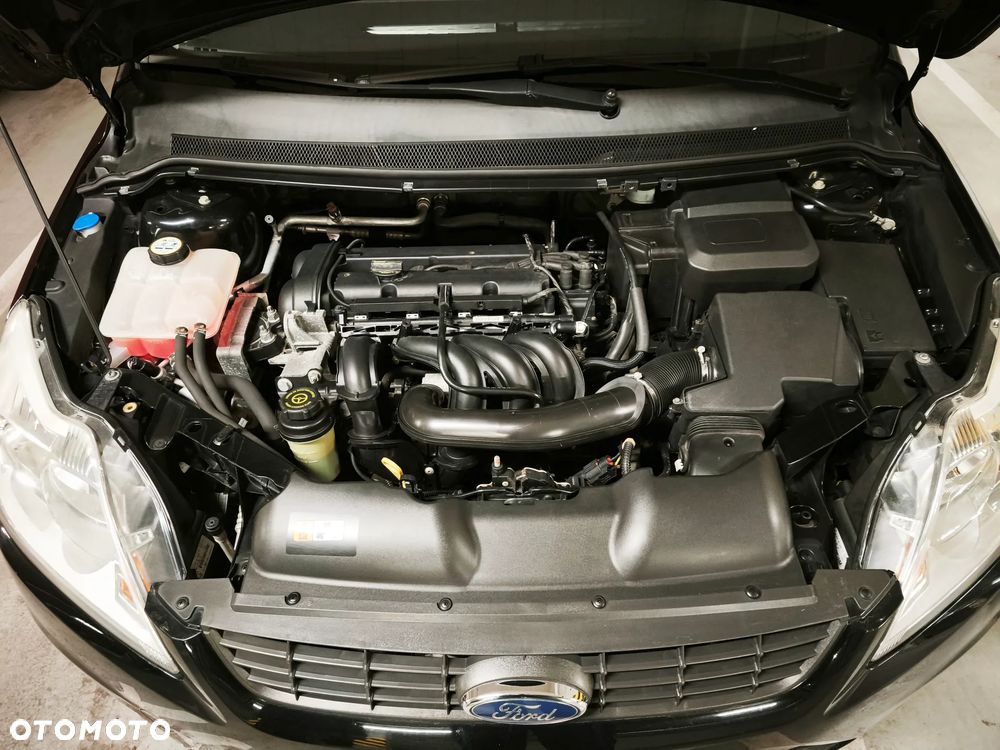 Ford Focus 1.6 16V Connection - 10
