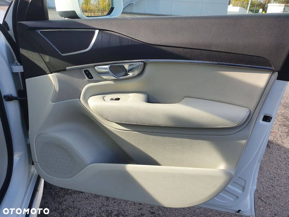 Volvo XC 90 T6 AWD Momentum Pro 7os - 20