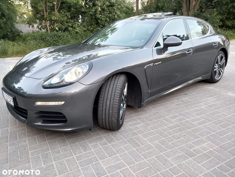 Porsche Panamera - 3