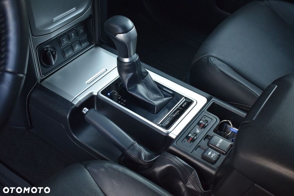 Toyota Land Cruiser - 27