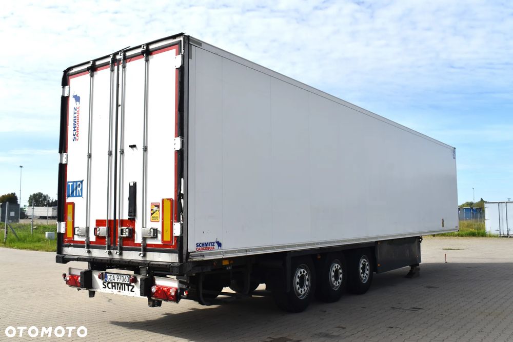 Schmitz Cargobull SKO 24 - 7