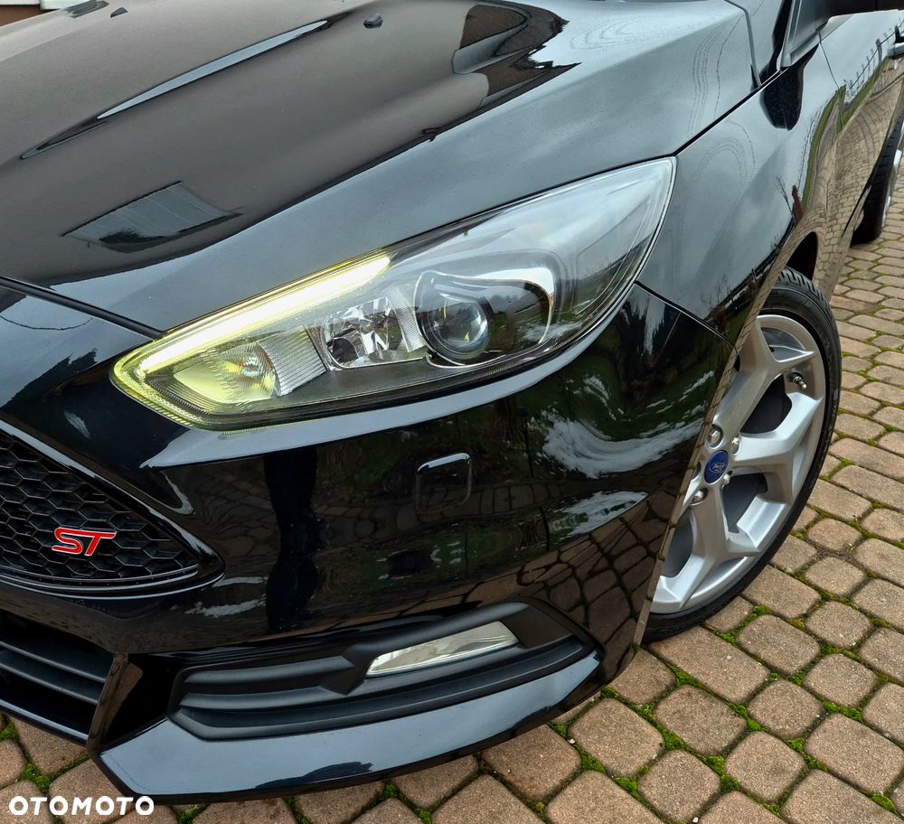 Ford Focus 2.0 TDCi ST - 23