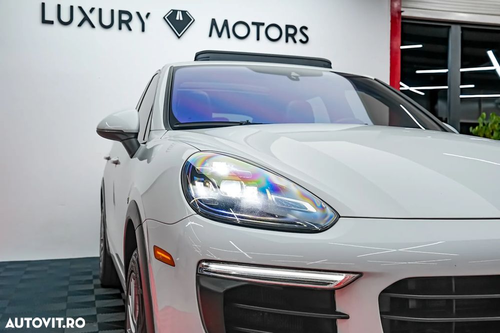 Porsche Cayenne S E-Hybrid Platinum Edition - 17