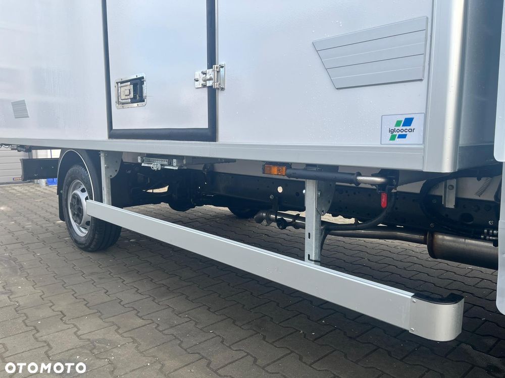 Iveco Daily 35S16H3.0A8 Izoterma 8 EP / Agregat z grzaniem + 230V - 24