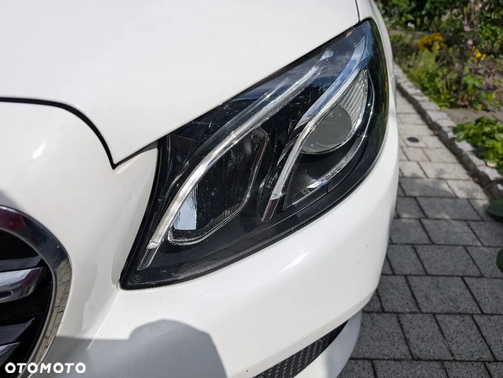 Mercedes-Benz Klasa E ver-300-de-avantgarde - 5