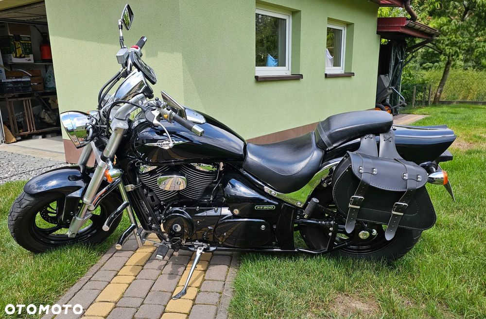 Suzuki Intruder - 1
