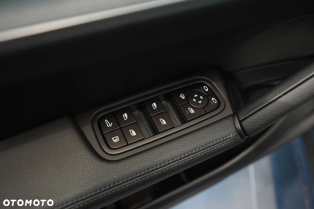 Porsche Cayenne - 21