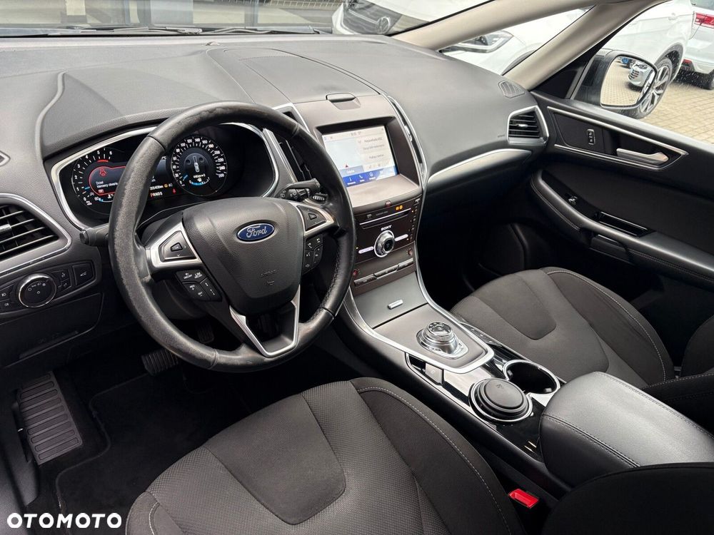 Ford S-Max - 12