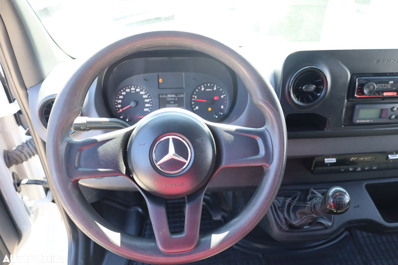 Mercedes-Benz Sprinter - 15