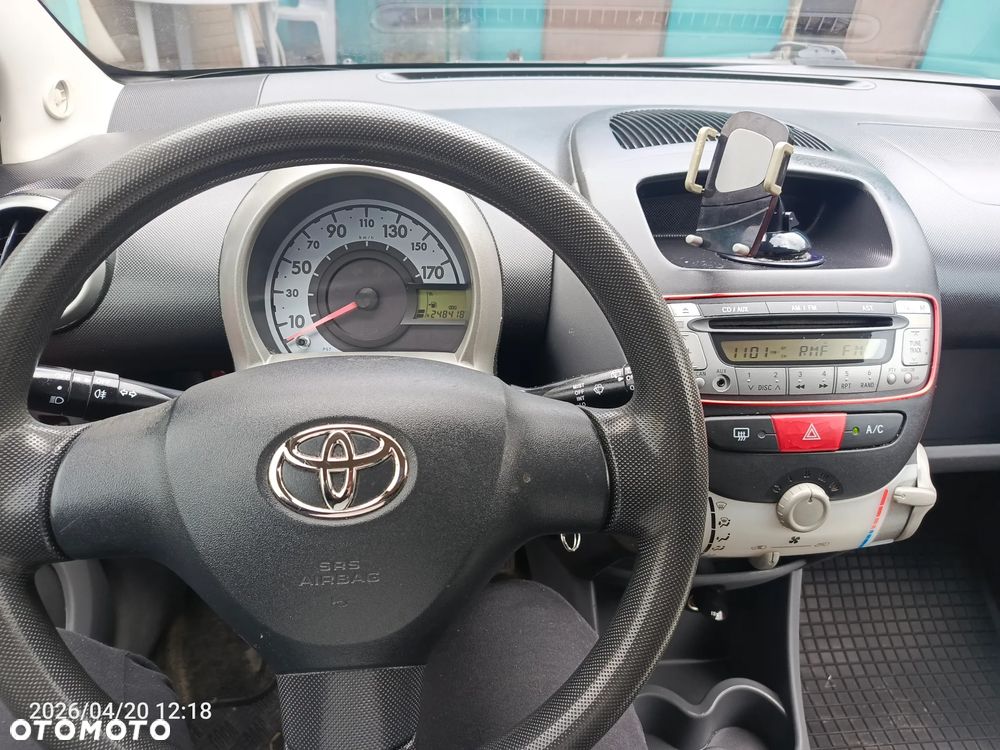 Toyota Aygo Standard - 25