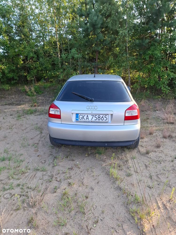 Audi A3 3-drzwiowe 1.6 FSI Ambiente - 1