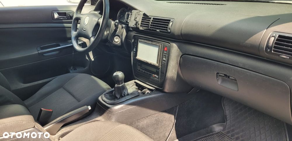 Volkswagen Passat 1.9 TDI Basis - 11