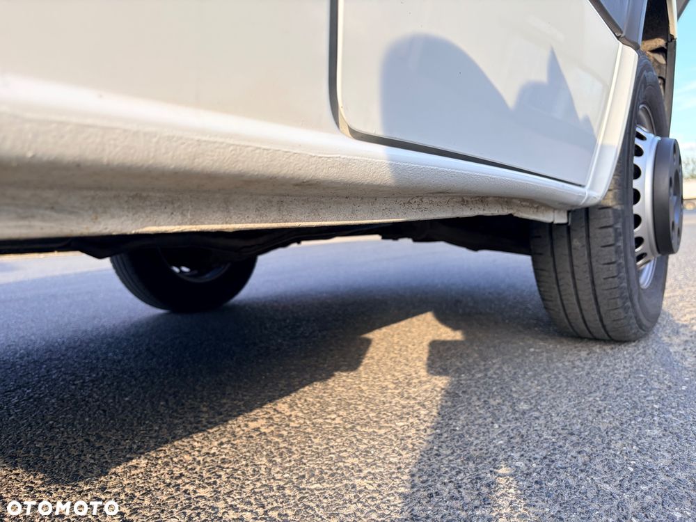 Mercedes-Benz 513 - 9