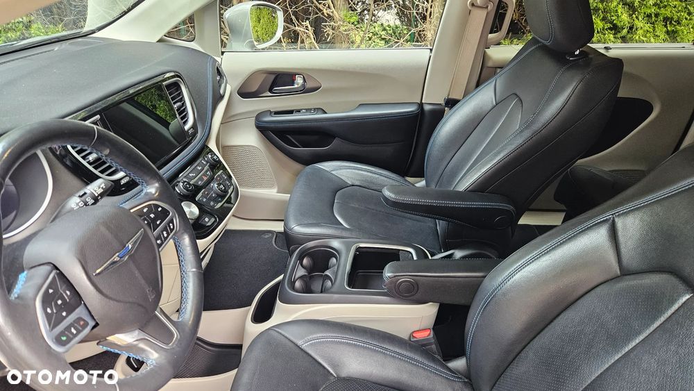 Chrysler Pacifica - 23