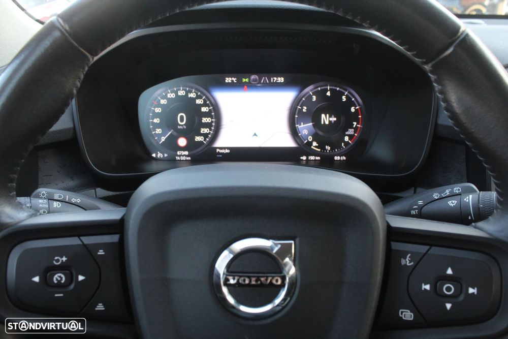 Volvo XC 40 1.5 T3 Momentum Tech Edition - 12