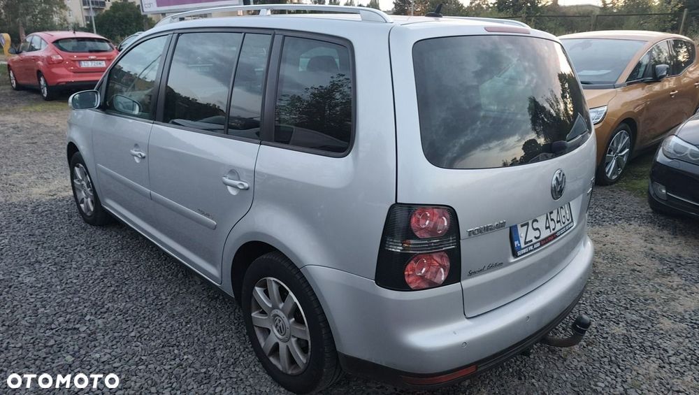 Volkswagen Touran 1.9 TDI DPF Highline - 3