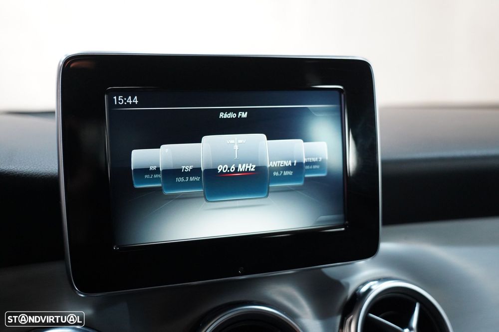 Mercedes-Benz GLA 180 CDI AMG Line - 13