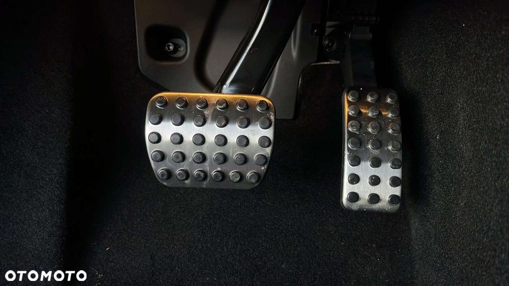 Mercedes-Benz CLA - 21