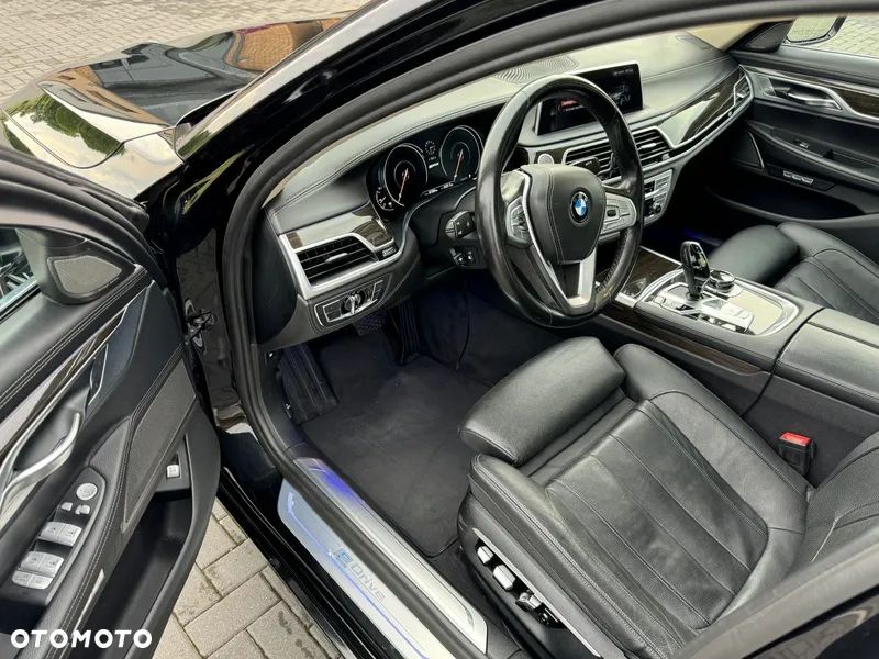 BMW Seria 7 - 10