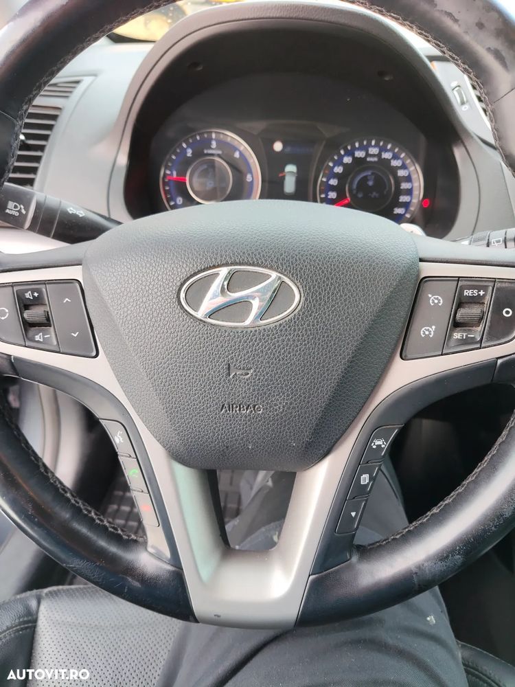 Hyundai i40 Kombi 1.7 CRDi DCT Premium - 11