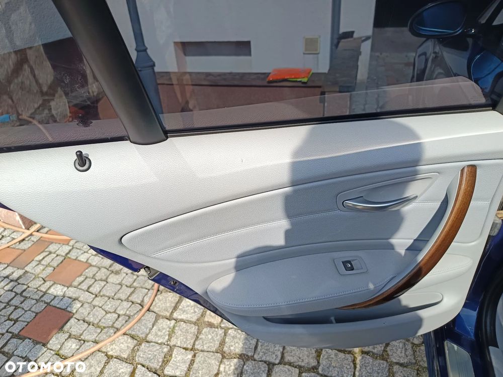 BMW Seria 1 120i - 22