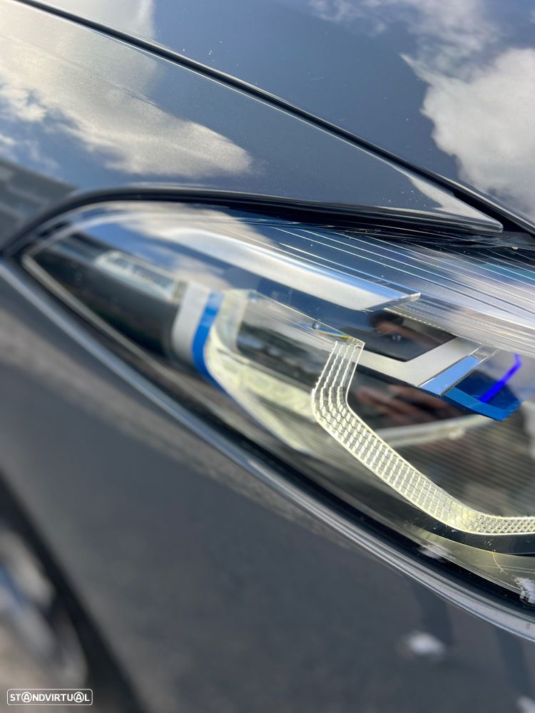 BMW 840 d xDrive Pack M - 16