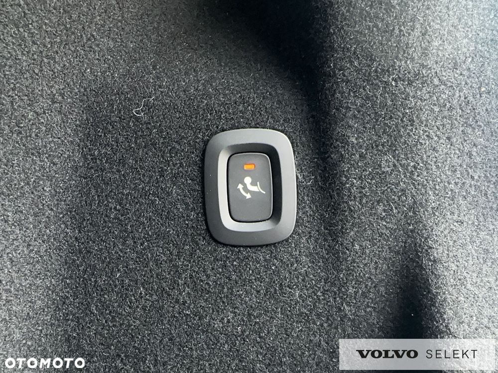 Volvo XC 60 T6 Plug-In Hybrid AWD Plus Dark - 23