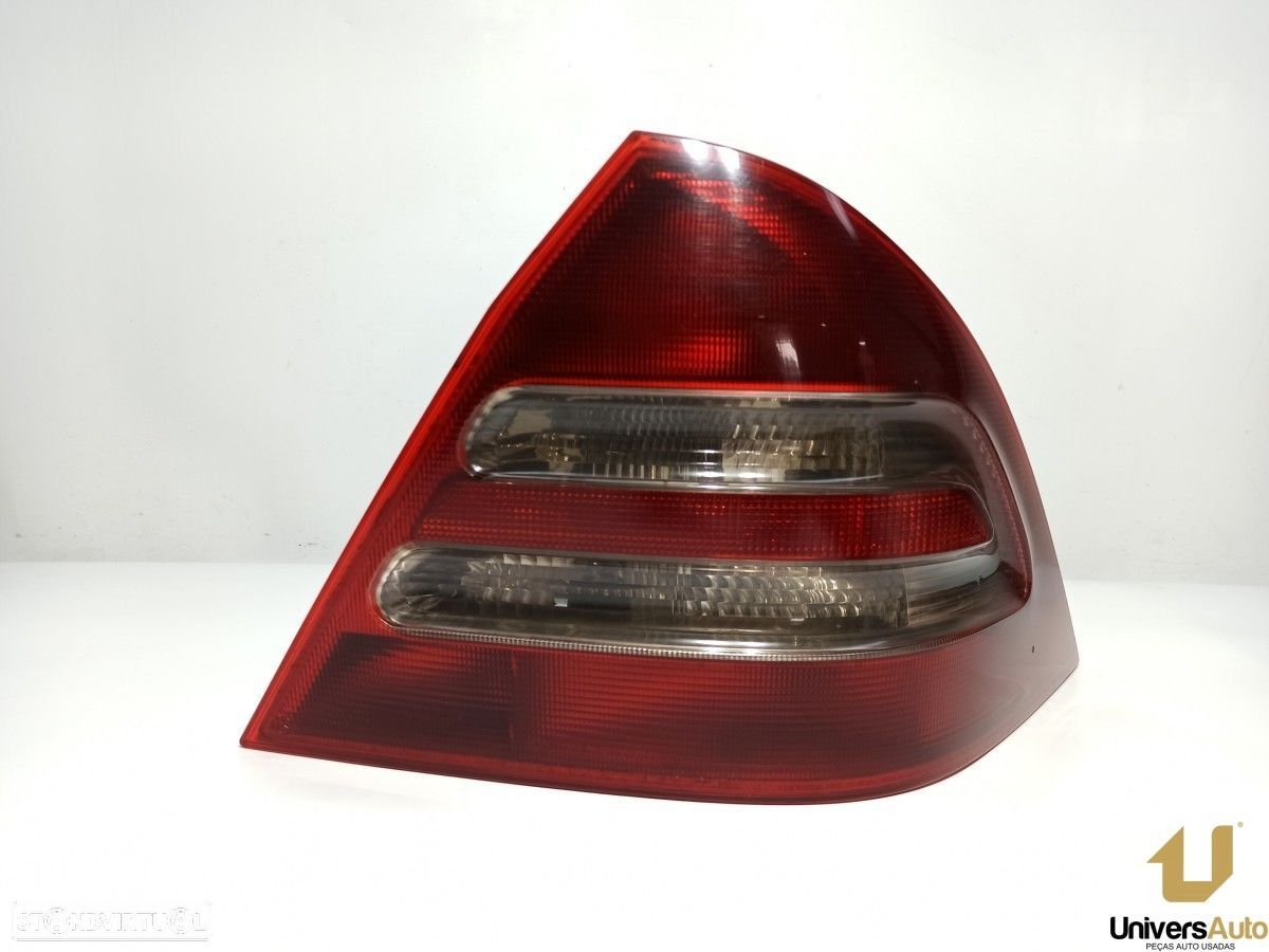 FAROLIM TRASEIRO DIREITO MERCEDES CLASE C (W203) BERLINA 220 CDI (203.006) - 1