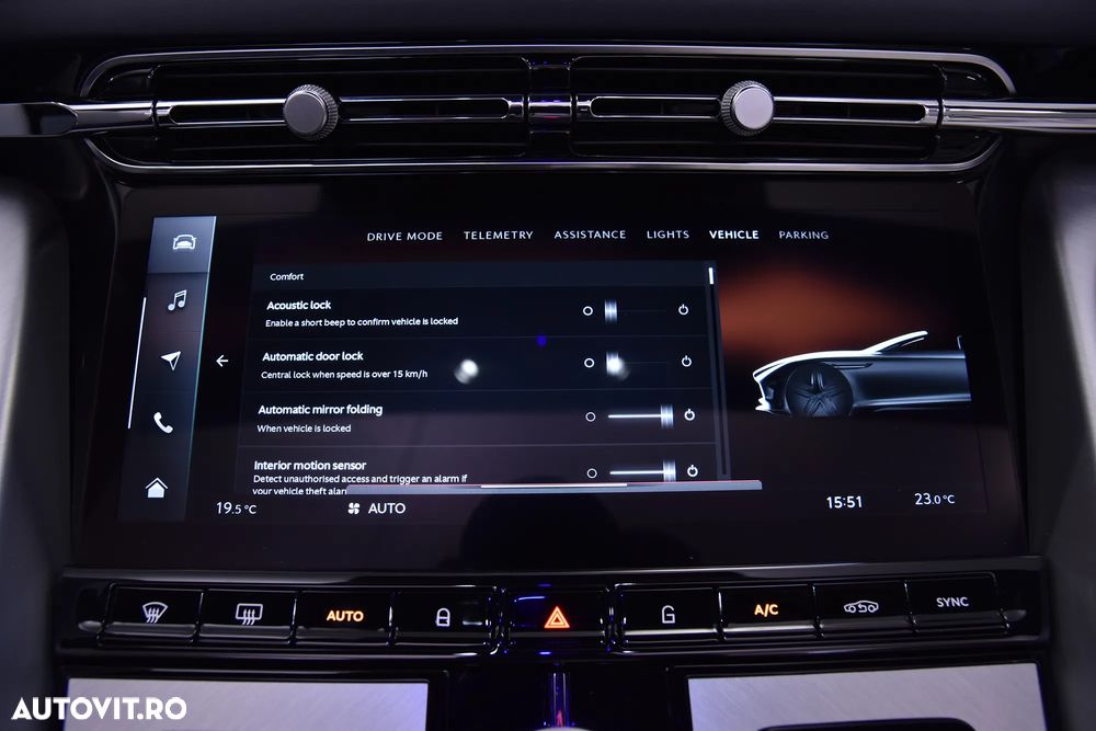 Aston Martin DB12 Volante - 33