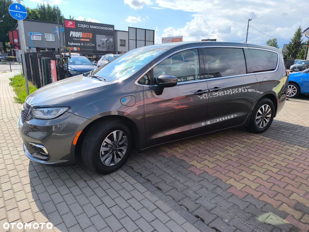 Chrysler Pacifica - 34