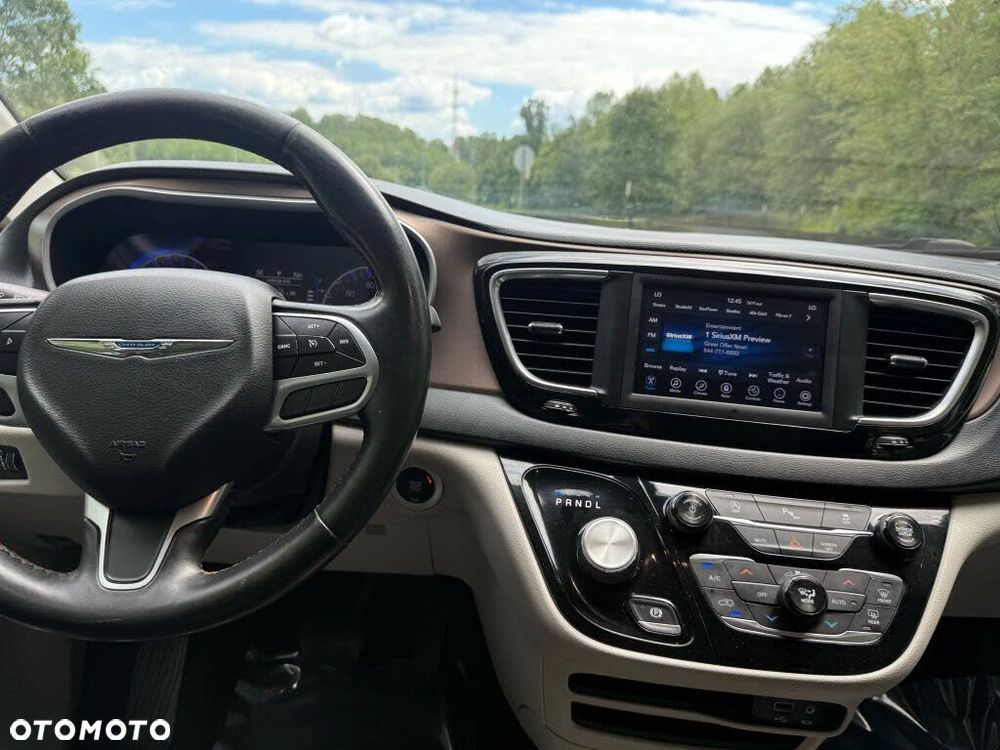 Chrysler Pacifica - 33