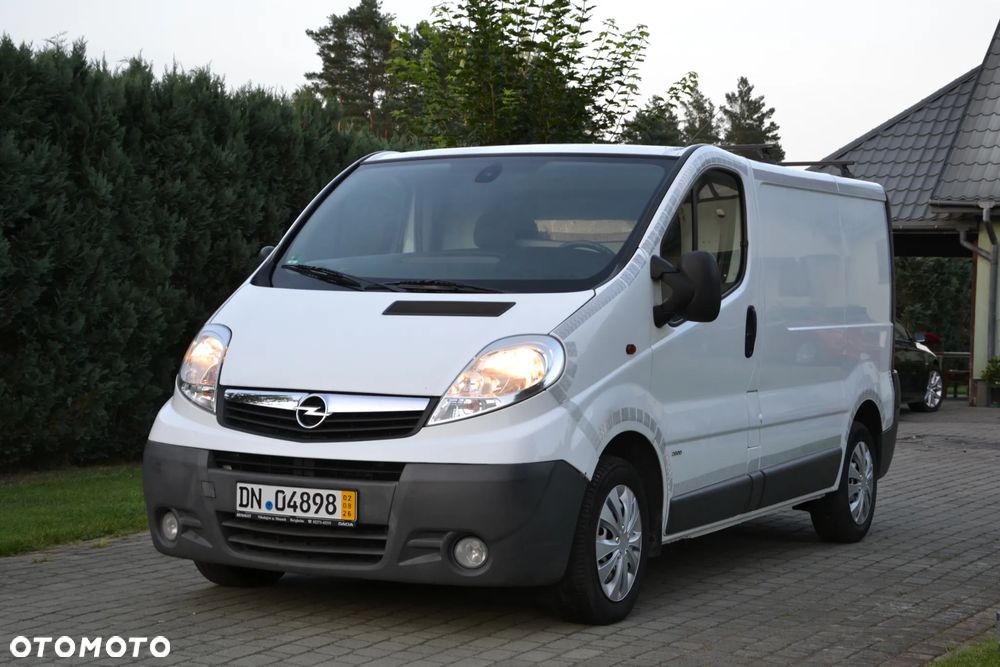 Opel Vivaro - 1