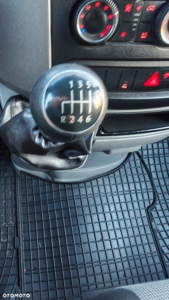 Volkswagen Crafter   brygadówka 7osób - 20