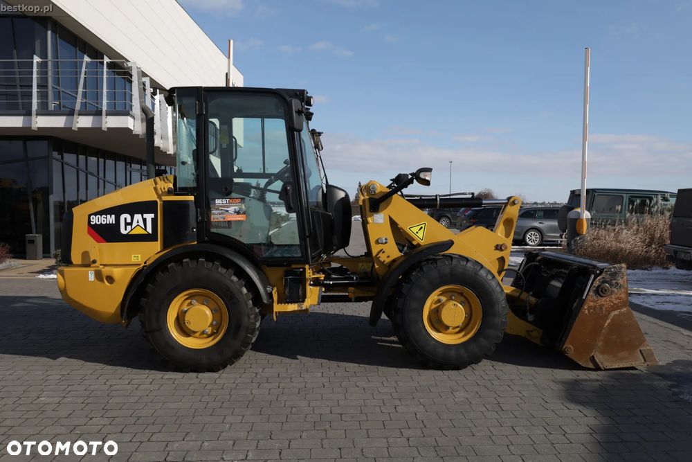 Caterpillar CAT 906M - 4