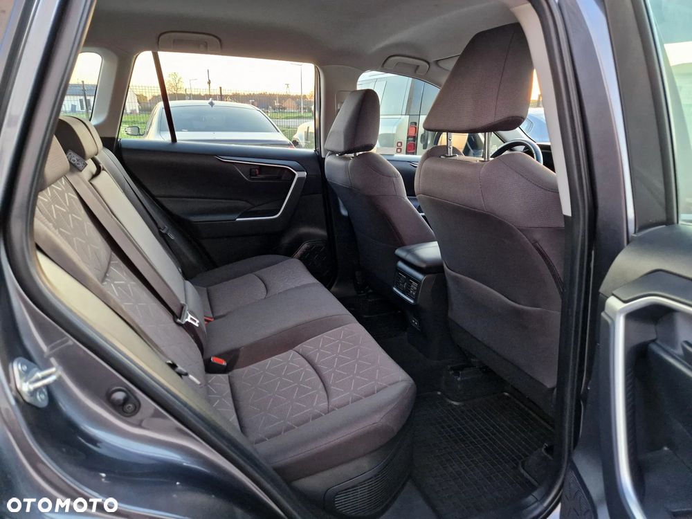 Toyota RAV4 - 8