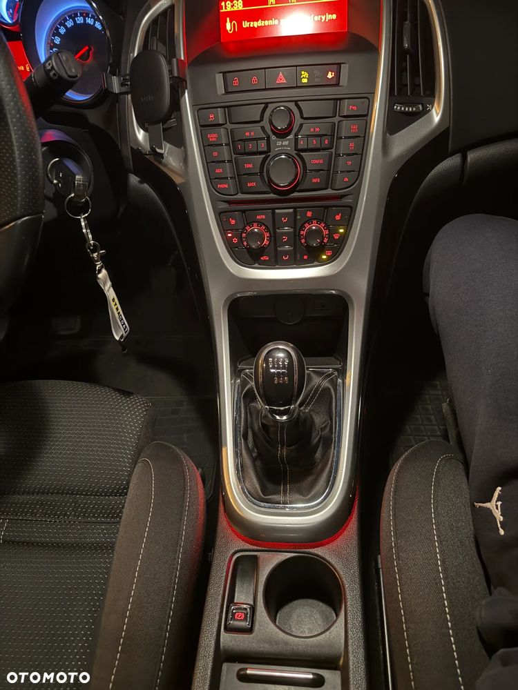 Opel Astra 1.4 T Cosmo - 12