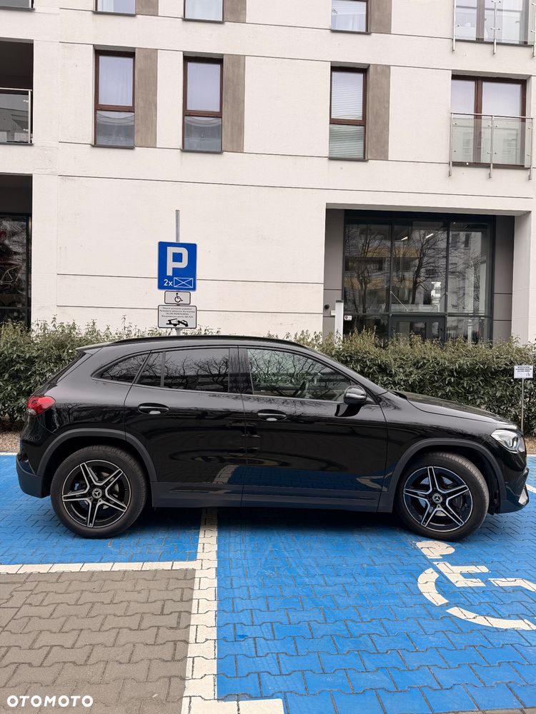 Mercedes-Benz GLA - 2