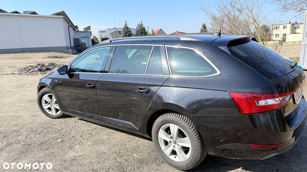 Skoda Superb 1.6 TDI DSG Ambition - 3