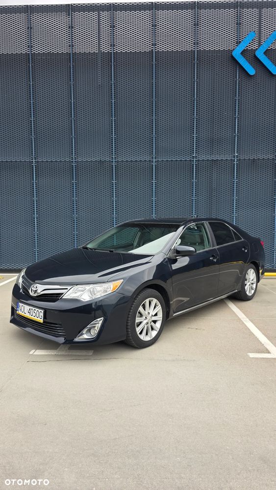 Toyota Camry - 16
