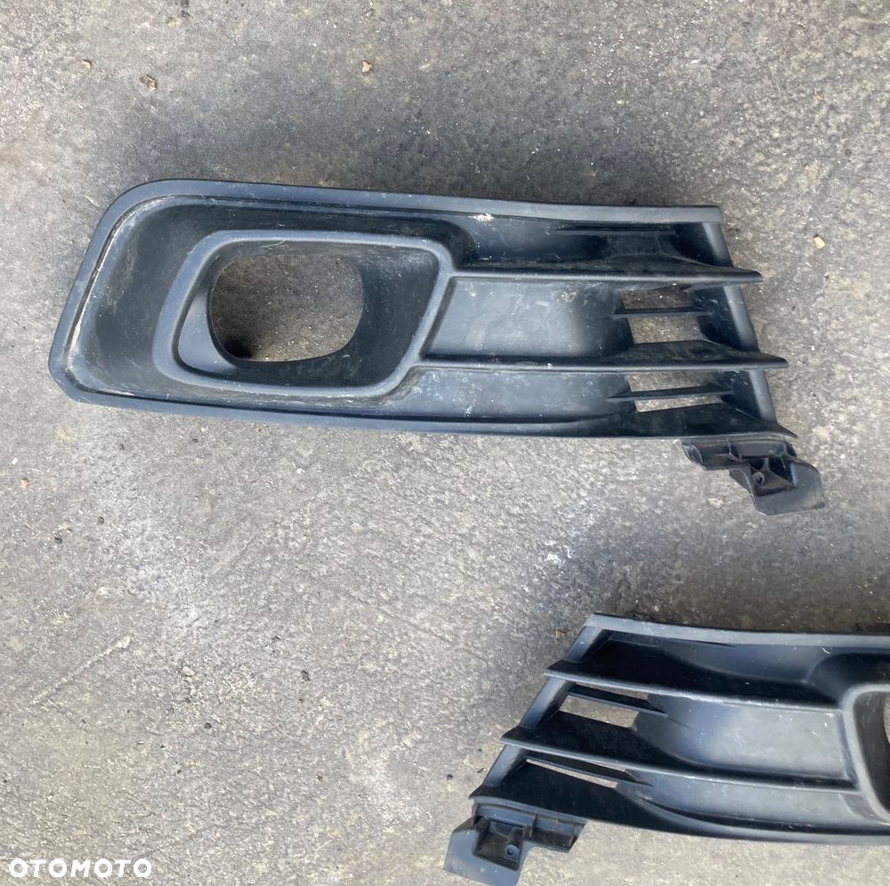 RENAULT Captur 1 I lift prawa KRATKA ZDERZAKA przedniego KRATKA W ZDERZAK  przedni ZAŚLEPKA halogenu na halogen ramka osłona - 2
